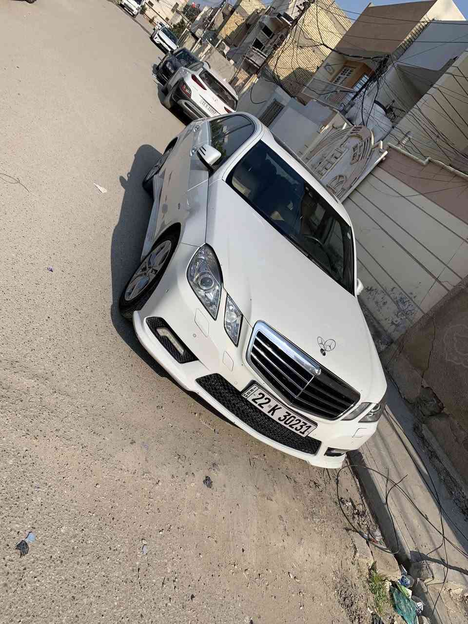 سلام عليكم من رخصة الادمن 
W212 e350 2010 
وارد الكويت خليجي 
صبغ داعميات وبيها بارد قليل والسونار بالمنشور 
السيارة ادامة كاملة صدر امامي خلفي 
ومنظومة بانزين جديدة كاملة من فيت بم ونوزل وفلتر الخ

رقم اربيل باسمي شخصيا تحويل ثاني يوم 
مكانها بغداد الكاظمية 
سعرها 181 ورقة وبيها مجال 
*********** 
مواصفات 
سلايد 
بصمة تشغيل ودخول بصمة ٤ ابواب 
٣ بردات 
كراسي كهرباء 
زراك لايت 
لايت زنون 
ويل كب ١٧ وتاير عالي طسة ماكو نهائيا

كير محرك كهربائيات حدادة كفالة
