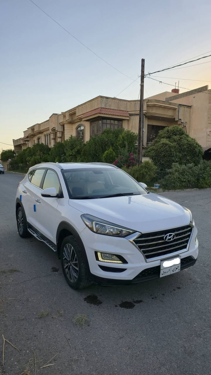 سلام عليكم 
سيارة توسان 2020 
وارد كوري محرك 2.0L
السيارة كلين 
المواصفات:
مقاعد جلد 
التشغيل عن بعد
حساسات امامي خلفي
نظام الدخول الذكي 
كامرة خلفية
بصمة
ماشيه 
33,683 Km
السعر 23000$


**إذا كنت صاحب هذا الإعلان وتريد حذفه لأي سبب، رجاءا أرسل رسالة إلى الدعم الفني**