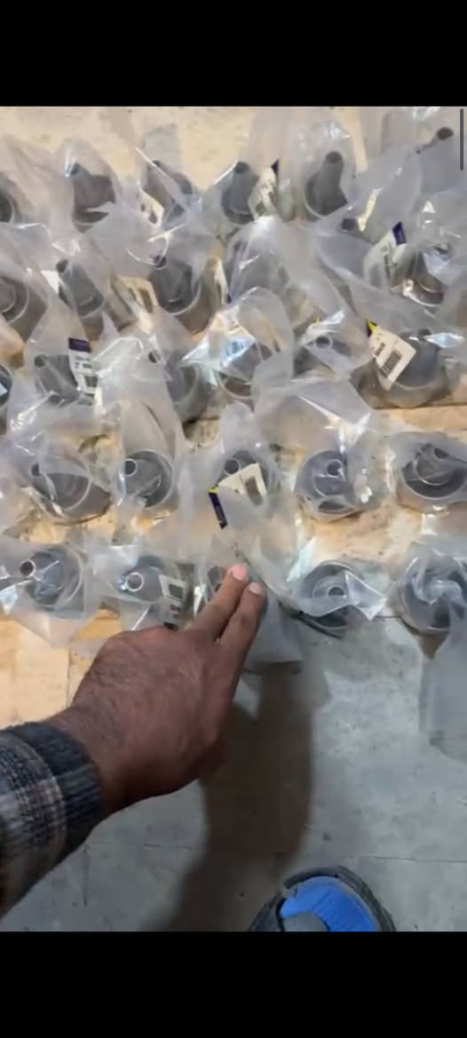 🔥داشکاندن ٦٥ هەزار بە گەیاندنەوە 🔥
ئەم بوشە بۆ چارەسەری کێشەی ڕەقی و تەقەتەقی دوای تالسمانە (کە وەک دیارە لە کوردستان لەبەر ئەم هۆکارە مەرغوب نییە).  چونکە سەرەتا لە دوبەی لەبەر خۆر ڕاگیراون و ستۆک بوون. 
پێویستە کە ئەم بوشە بگۆڕدرێ بۆ نەهێشتنی تەقەتەقی و تن و تۆڵکردنەوەی دوای تالیسمانەکەت.
هەر برادەرێ ویستی ئاگادارم کاتەوە لە خزمەتیداین.

 لە ئێستەدا تەنها بە تاک بەردەستە.
نرخی جووتێک ٦٥ هەزار  بە گەیاندنەوە.
***********
*********** 
 #تالیسمان #talisman #Talisman2018 #Renault السليمانية, العراق
