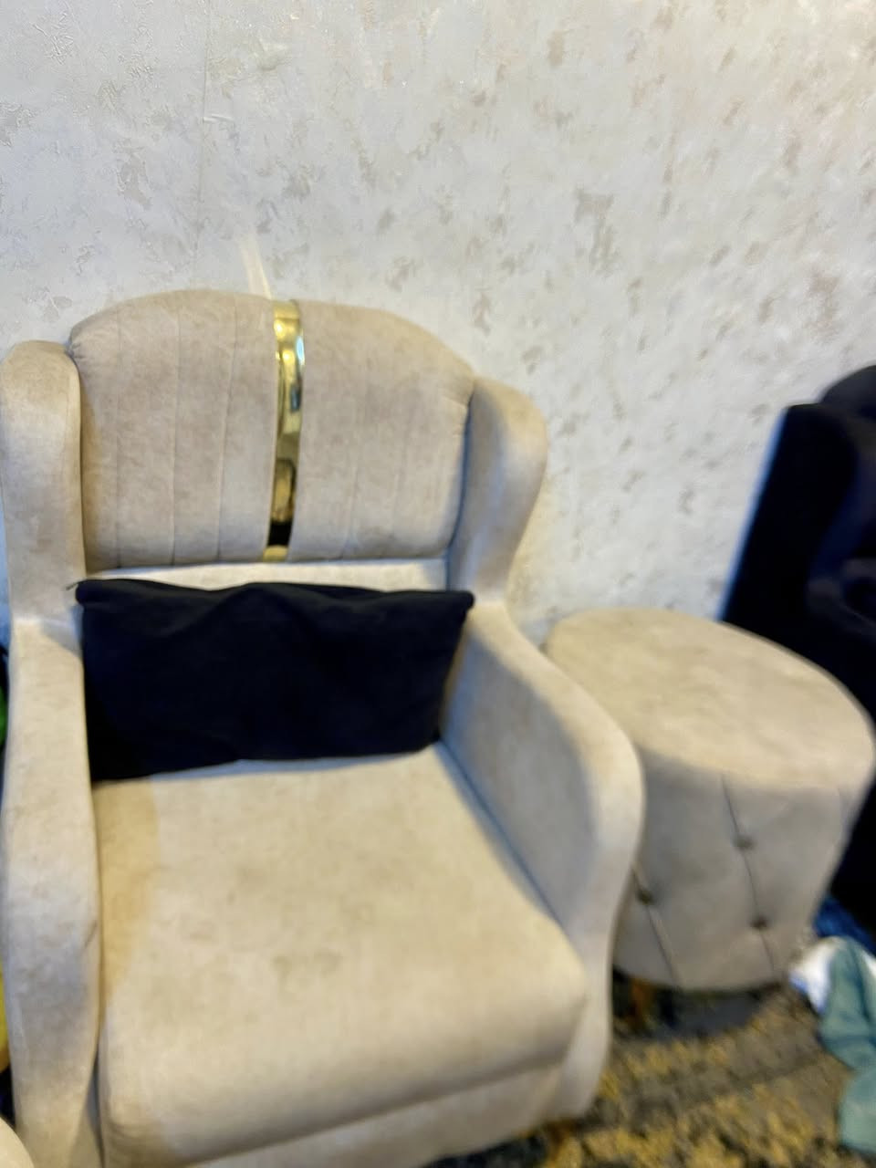 السلام عليكم تخم قنفات ٨ نفر لونين مخمل
نظيف كما موضح بالصوره للبيع مكاني الغزاليه
اريده ب٣٢٥ 
للتواصل ***********
