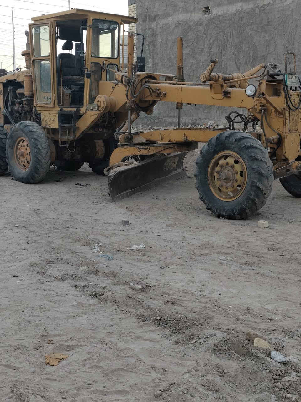 كريدر كوماتسو 605 رقم بغداد ألماني مكفولة كفالة عامه من الحيم والصبغ 
للبيع السعر 200$ وبيها مجال المكان بغداد أبو غريب الحصوه هاتف *********** مكينه جاهزه وتبريد شغال
