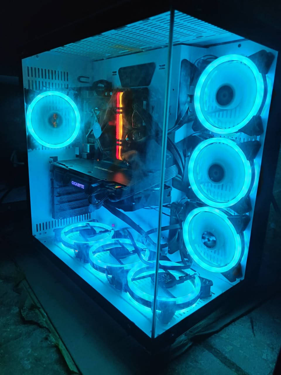 المواصفات
Pc gaming للبيع

المعالج: Intel Core i5-10400 6 Cores / 12 Threads

كرت الشاشة: RTX 2060 SUPER 8GB GDDR6 Gigabyte

اللوحة الأم: Gigabyte B460M D2V

الرام: 16GB DDR4 Dual Channel

التخزين: SSD 512 GB

HDD 2TB
الملحقات : Ups 1500  _ ماوس _ كيبورد _ شاشة منحنيه من سامسونج حجم 27 انج
ملاحظة: جميع القطع موجوده كراتينهن
العنوان : بغداد _مدينة الصدر
للتواصل: ***********
