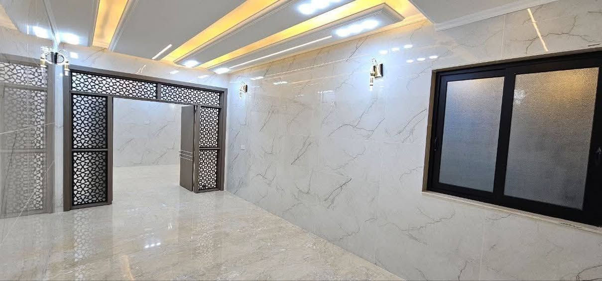 دار للبيع 150 متر حي الجامعة شارع 20 قطاع 26 بناء زيرو طابقين 
يحتوي على 4 غرف نوم وصالتين ومطبخ حار وبارد واستقبال ومنور عدد 2 مع شلالات وحدائق داخليه الغرف نظام سويتات واجهة بورسلين ارضيه مرمر السقوف جمس بورد كهرباء بوري ارضيه رفت 

__العنوان المكتب /النجف الاشرف _حي العدالة _شارع المستوصف 
 
نستقبل جميع العروض التجارية في كافه احياء النجف اداره مكتب الميار للعقار 

🟨للاستفسار الاتصال على الرقم التالي او مراسلة الصفحة 
 
📞 عباس الجنابي ***********
📞عباس هاتف الشايب ***********
