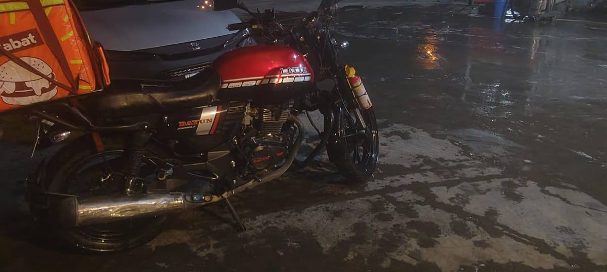 دايوان لاتي 2023
مرقم ديالى مشروع وطني هزة جديد ماشية  ١٨٠٠٠ 
الدراجه خير من الله ماناقصها غير دبل تجفيت لا أكثر  
اكفلك كلشي بلدراجه من التاير للكلوب 
2600 وبيها مجال 
الشراي يتصل 
***********
