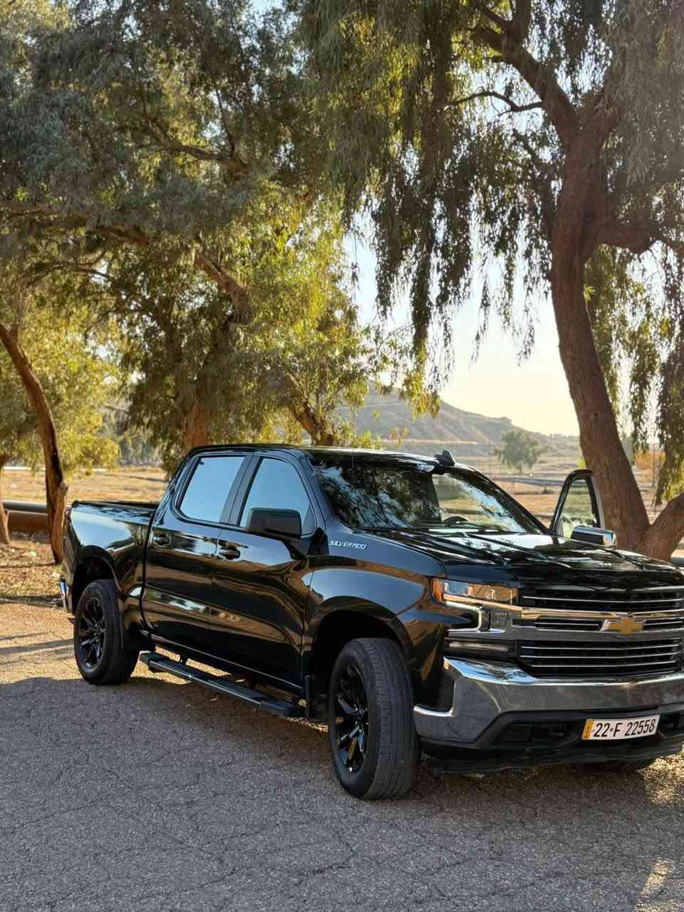 السلام عليكم للبيع شوفرليت سلفرادو موديل 2021 رقم أربيل 
  فول مواصفات ماعده الفتحة 

بيها جاملغ وخشم البونيد ونطخت بيدي هم بدلت الجاملغ السايق بدون دواخل 

مواصفات السيارة بصمة فتحة كشنات تدفئة تبريد كشنات الأمامية كهرباء كامرة خلفية مري قلاب شاحن واير ليس و بيها بعد هواي مواصفات 

((  مراوس فقط بلاندكروز او تاهو   )) 

رقم الهاتف ***********
