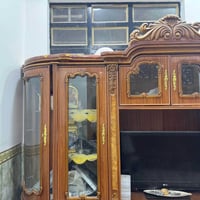 خزانة عرض • طراز قديم • خشب نظيف