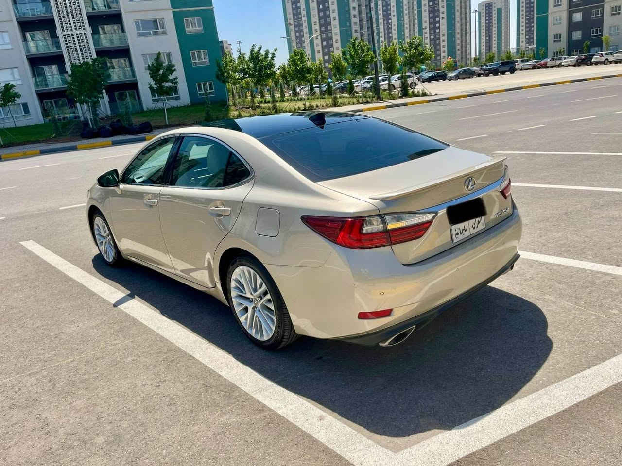 Lexus es350 
2018/6 
Ultra luxury 
فول مواسەفات 
پانۆراما 
کوشن سارد و گەرم و میمۆری 
سوکان هیتەر و میمۆری 
پەردە 
دەبڵ عەدەسە 
حاسە پێش و دواوە 
ڕاداری پێش و ئاوێنە و خەتی جادە 
سنوق کارەبا (شەفت) 
۸۲ هەزار کم ڕۆشتوە 
بێ بۆیاخ و بێ تەعدیل 
سەنەوی و ژینگەی تا ۲٠۳٠ تازەیە 
ڕەقەمی سلێمانی
سعری ۲۳٠ وەرەقە و مەجالێکی کەمی تیایە 
تکایە موشتەری نیت تەلەفون مەکە 
٠۷۷٠۱٠۸٠٤٥٠ السليمانية, العراق
