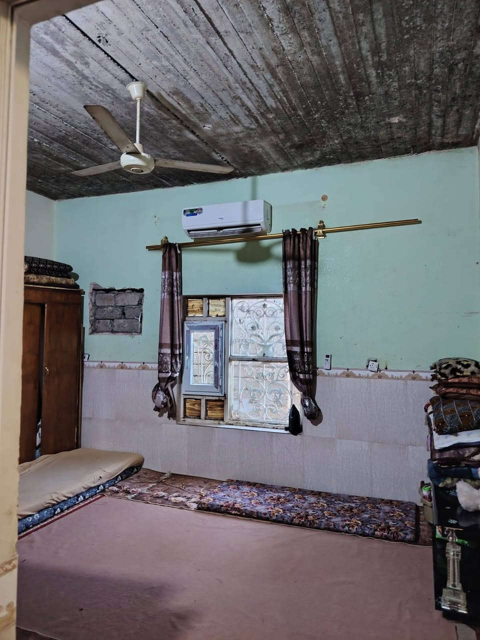 دار للبيع في قريه المزراعه
السعر خاص 
الاستفسار عله هاذه الرقم ***********
