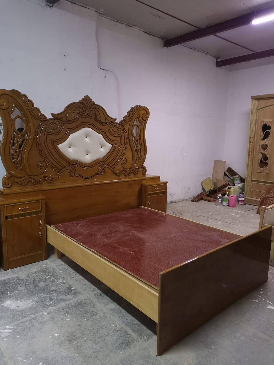 السلام عليكم غرفه نوم مستخدمه للبيع تزكام عراقي درجه اولى نظافه 100 100 بابل القاسم شارع الجديده قرب مدرسة الزهراء ***********
