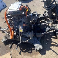 اينك5محرك وكير كامل وانفيرتر كامل يعني السياره فور ويل كهرباء موديل 20...