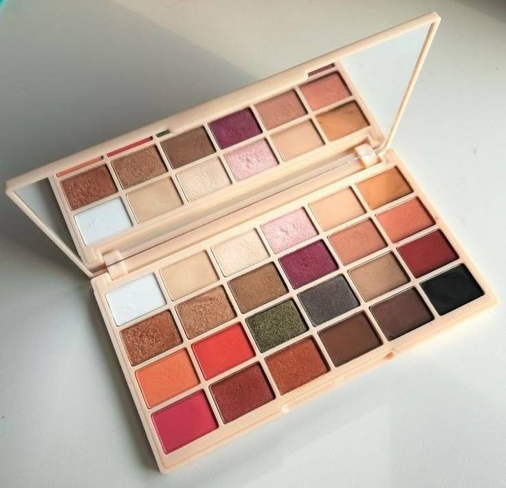 بـاليت شدو ريفليوشن ⭐ 💗🫧 X سوف الترا🧁🌠☁ (Revolution X Soph Ultra Eyeshadow Palette).
يحتـوي على 24 لـون
الـوان الشـدو ترابيـة مـات وگلتر 
الوان تجنننن روعه ترابيات سموكي
منـاسبة لجميـع الاوقات 
شـدو مات لازم يكون متوفر عند كل بنوتة 
🥹💗 الثباتيـة كلش حلوة ولفتـرة طويلة 
#اطلب_الآن


**إذا كنت صاحب هذا الإعلان وتريد حذفه لأي سبب، رجاءا أرسل رسالة إلى الدعم الفني**