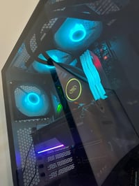 رايزن ٣٩٠٠x • RX ٦٧٠٠ XT • رام ٣٢ جيجا