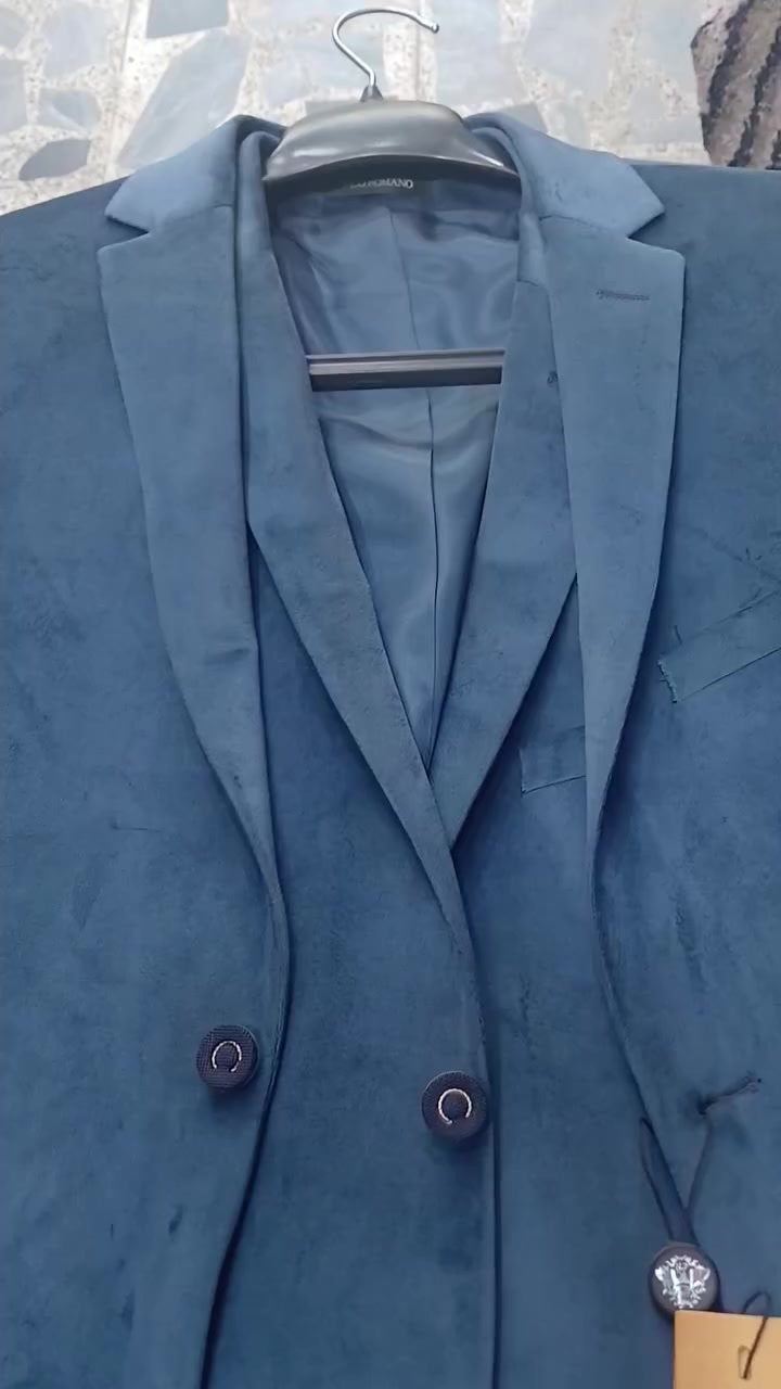 سترة كلاسك شبابي 
قماش اسباني 
خياط تركي 
القياسات ٤٨ الى ٥٨
السعر ٥٠ الف دينار عراقي 
خدمة توصيل 
بغداد ٥ الاف دينار 
محافظات ٦ الاف دينار 
للطلب 
***********
واتساب 
الباشا للاناقة الرجالية 
حياكم الله
