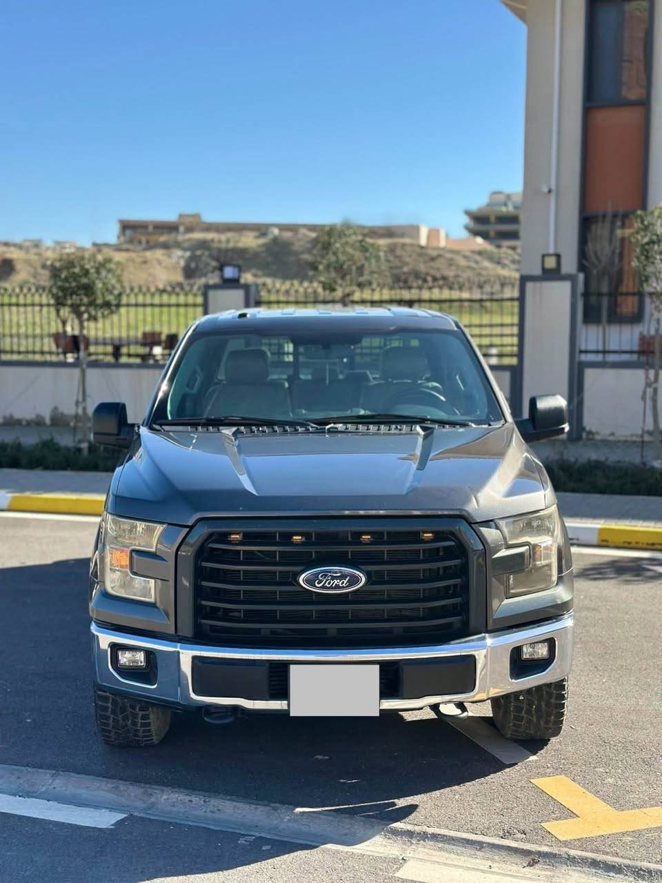 Ford f150 2016 
فۆرد f150 مواسەفات xlt -دەبڵ ئەکسلە بێ ڕەقەم دوبەی 
ملاحظة السيارة بدون رقم 
٢ پارچەو نیو بۆیاخە ٢٣٠ هەزار کم ڕۆیشتووە 
کوشن جلد و کارەبای و شاشە گەورەیە -سەربۆدی بۆ دانراوە- جوانکاری بۆ کراوە  
مەکینەی 3.5 تۆڕبۆیە -  گێڕ و مەکینەو تۆڕبۆی بەشەرت بێ مەسرەفە سەیارەکە کامل سێرڤس کراوە 
نرخ: ١٢٥$ معامەلە
سلێمانی ناوشار 
ژمارەی خاوەنەکەی *********** السليمانية, العراق
