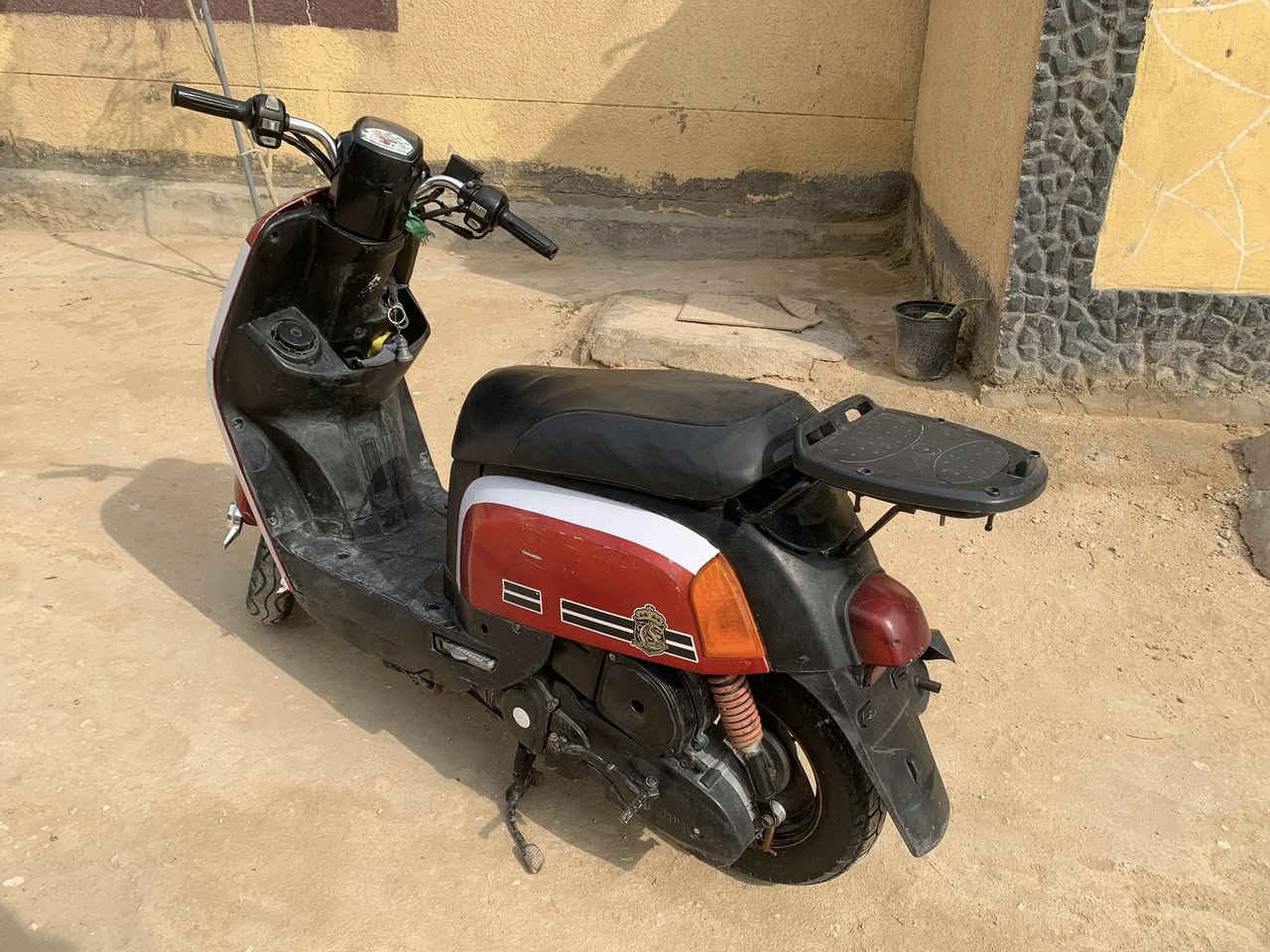 السلام عليكم دراجة ماكس بوليسي موديل 2008 كابريتة دراجة نضيفة ما ناقصهة برغي كهربائيات كلهة شغلة شرط شلعة ومعدل فول مكااني كربلاء الحر رقمي *********** سعر 650 وبهية مجال لشراي
