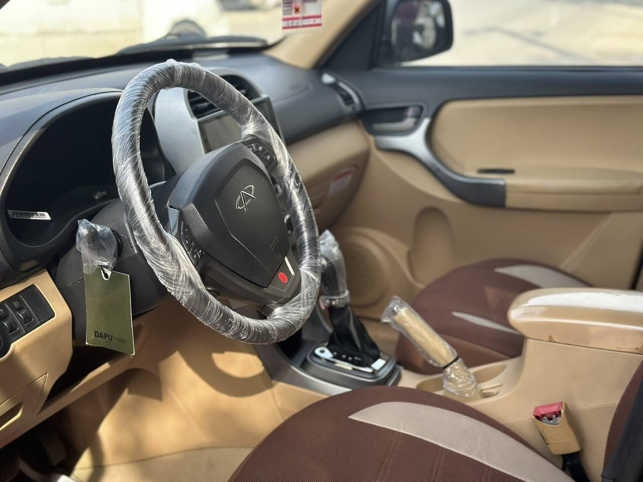 سلام عليكم شباب تيكو 2014 مال الشركه العامة لتجارة السيارات كلش حلوه وجديده ماشيه 66 الف لسياره فتحه بدون صبغ فول مواصفات كله مكفول لسياره استعمال شخصي لسياره بااسمي استلام شركه رقم جديد وهزه جديده وسنويه جديده وباقي السياره كلش حلوه ولطيفه للاستفسار الاتصال على الرقم ***********
