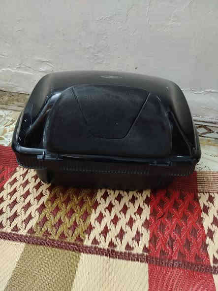 سلام عليكم جنطه للبيع مال سلفر ونج ام تجوه نضيفه كلشي مابيهه مفتاحه وياهه لسعر جنطه 150وبيهه مجال قليل لاستفسار رقم ***********
