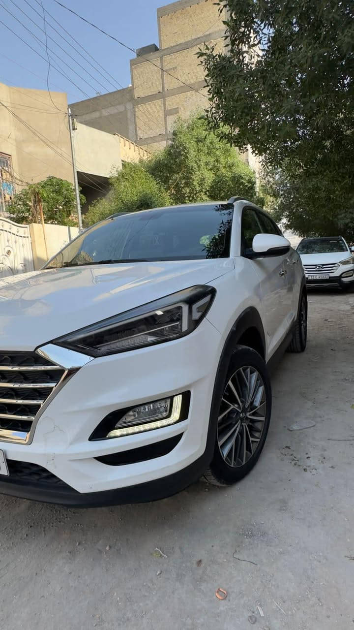 سلام عليكم 
توسان للبيع 2019 
ماشية 95
مكينة 20
بصمة+ بصمة أبواب 
هاند بريك رجل
اشاره ترحيب
مري شفط 
تحكمات ستيرن
تبريد قطعتين 
مقاعد اماميةة كهرباء 
السعر 213 وبيه مجال قليل + السونار مرفق ويه الصور
***********
***********
