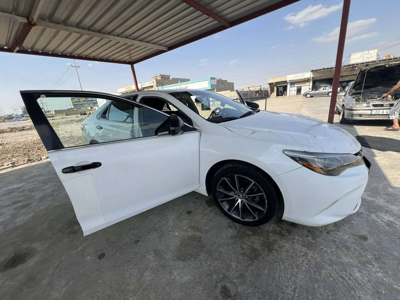 🚗 للمحبين والنظيف.. تويوتا كامري 2015 XSE فول مواصفات 🚗

​المواصفات والنوع:

​الموديل: تويوتا كامري 2015

​الفئة: XSE (فول مواصفات أعلى صنف)

​المحرك: 6 سلندر (V6) عزم وقوة توب

​الحالة: السيارة نظيفة حيل حيل (بحالة ممتازة) وجاهزة من كلشي، مال بيت ومكفولة من النواقص.

​✨ أبرز المواصفات:

​فتحة سقف (سلايد روف)

​شاشة دشبول كبيرة مع كاميرا بلادية ونظام ملاحة

​كراسي جلد شاموا مطرزة (رياضية خاصة بفئة XSE) مع تحكم كهربائي وتدفئة

​بصمة تشغيل وبصمة أبواب

​رادارات جانبية ونظام تنبيه النقاط العمياء

​ويل ميثم (رينغات) حجم 18 بلادي مميز

​إضاءة LED نهارية مع كشافات بلادية

​تحكم ستيرن كامل مع شيفترات (بدالات تبديل السرعة خلف المقود)

​🔍 حالة السيارة:

​المحرك والكير والتبريد بحالة الوكالة (شرط الفحص)

​صدر وحدادية جديدة وجاهزة لـ السفر

​السيارة حيل نظيفة وما تحتاج تصرف عليها دينار واحد، شغل واطلع.

​📞 للتواصل والاستفسار:عل رقم ول خاص 

​مكان التواجد: [كركوك داقوق]

​السعر: [ 175🔥🔥🔥 ] (قابل للتفاوض البسيط للشراي الصامل)

​رقم الهاتف: [ ***********]

​ملاحظة: الرجاء الاتصال من الجادين فقط، السيارة للمستخدم اللي يدور نظيف ومريح باله. كركوك, العراق
