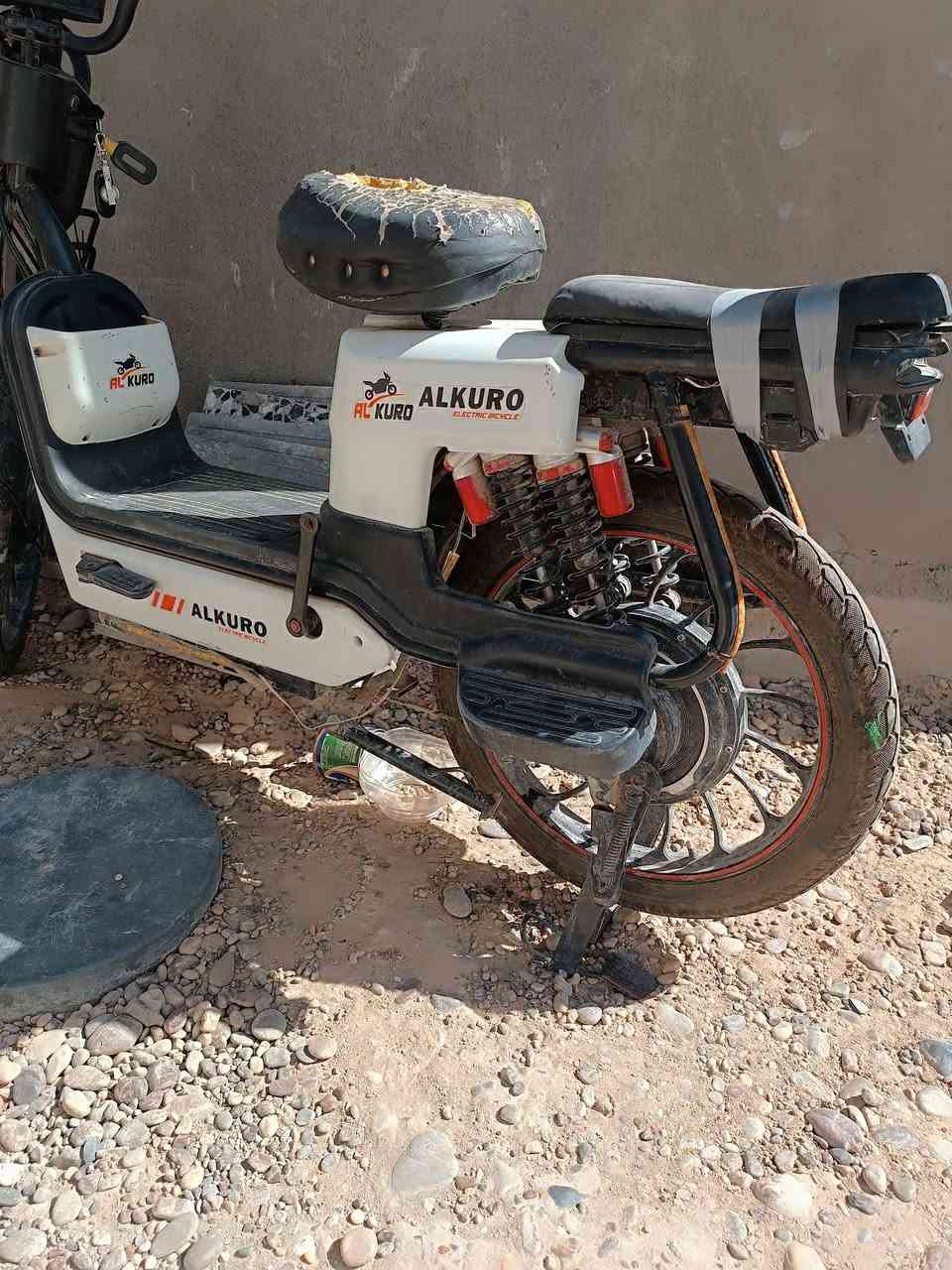 دراجه شحن البيع
كهربايت شغاله عطل بيه بسيط
‏‪***********‬‏
