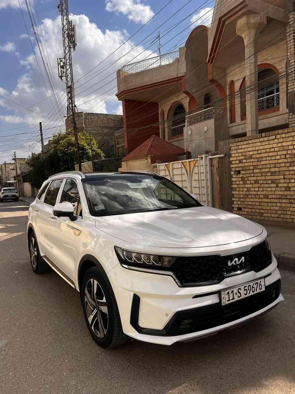السلام عليكم
كيا سورنتو 2023 خليجي 4x تجي اعلى 
مواصفات بالسورنتو 
فور ويل / بانورامة / بصمة تشغيل / تشغيل عن بعد / خمس كامرات / جنطة كهرباء
كراسي تدفئة تبريد / كشنات جلد / انظمة قيادة / كير ماوس / اشاير ترحيب / ثلاث قطع تبريد / بردات / مانع انزلاق/
وبعد بيها هواي مواصفات 
ماشية 27 الف مكفولة كفالة عامة
مكاني بغداد / الكرخ 
السعر 298 
السيارة بأسمي
رقم الهاتف ***********
