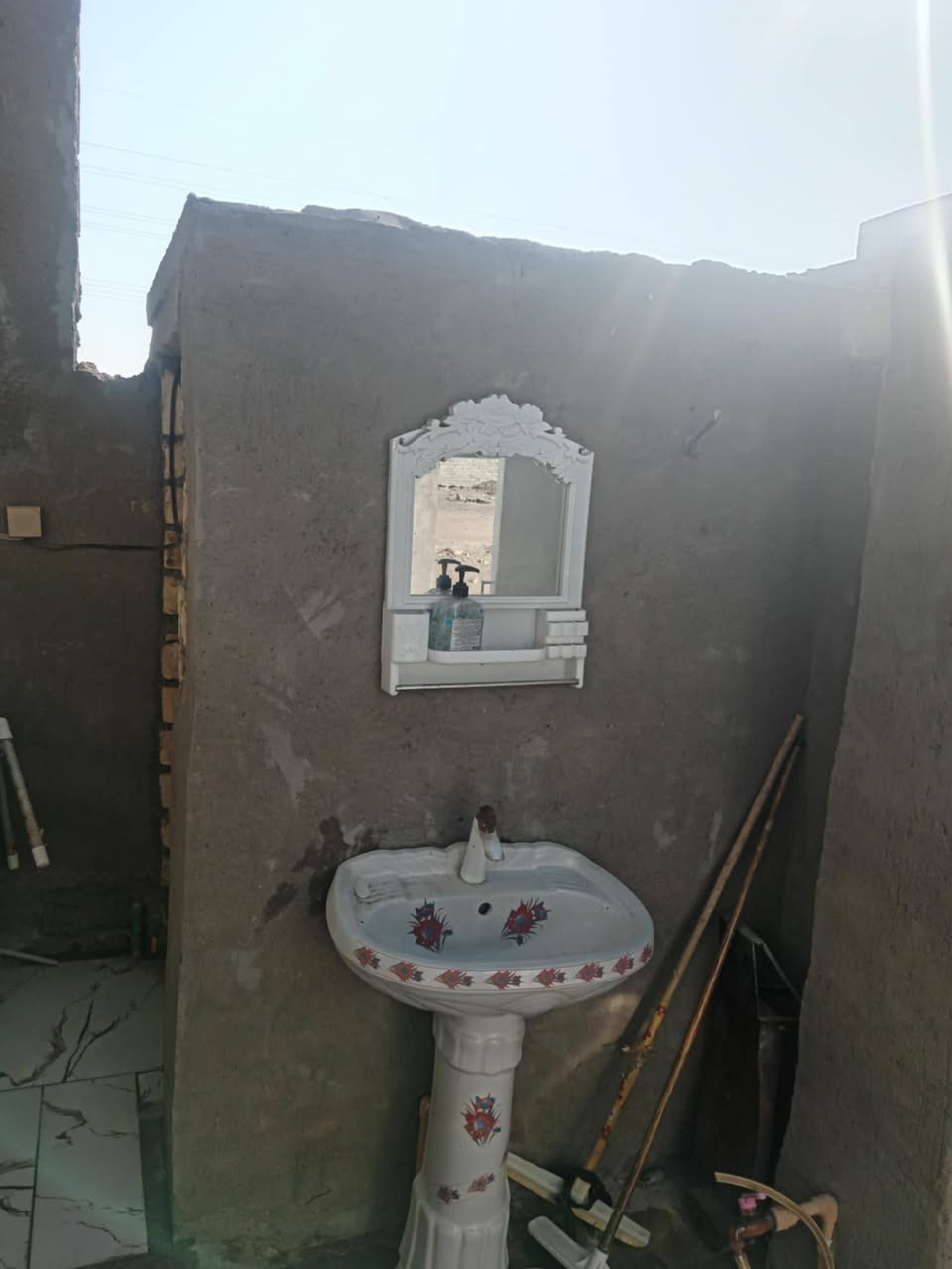 اعاده النشر بسبب الوعود الكاذبه بيت للبيع في حي الحكيم نزله شارع كاظم عطوف بنهايه مساحته ١٢٠ متر طابق واحديتكون من غرفه واستقبال ومطبخ وصحيات درج مابي بناء بلوك جاهز للسكن السعر٢٠ مليون مرقم من قبل البلديه الشراي يراسلني خاص انطي رقم راعيه


**إذا كنت صاحب هذا الإعلان وتريد حذفه لأي سبب، رجاءا أرسل رسالة إلى الدعم الفني**