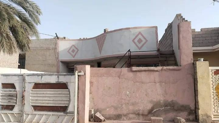 بيت. عدد ٢للايجار بعقوبة تفاصيل داخل صور لأول مفرك منطقه حجي ناصر قرب مدرسة لاؤزعي والثاني باب درب قرب جامع لا اله الا ألله *********** وتس اب اتصال
