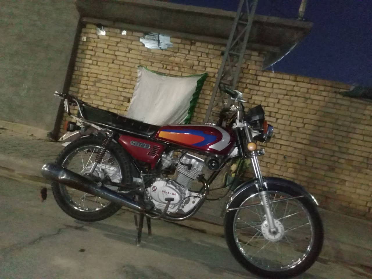 دراجه للبيع موديل 14وراق صولي مكينه 20مجفته صار شهر سعر 450وبيه مجال مكاني واسط عله طريق حي كوت تقاطع الموفقيه ***********
