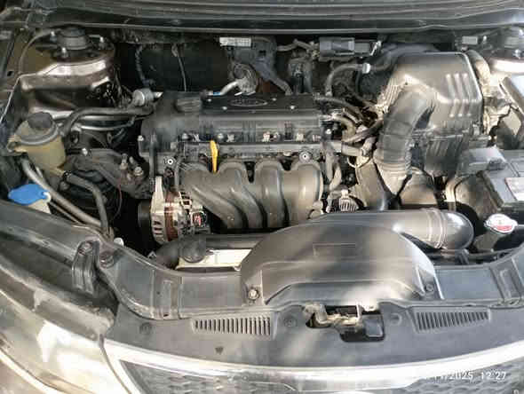 سلام عليكم سيراتو للبيع بدون مواصفات رقم اربيل انكليزي بسمي السياره بيه طخ قليله  بداية البنيد  وشخوط قليله السياره مكفوله من الصبغ والتبديل السعر 100$
للاستفسار *********** ...***********
