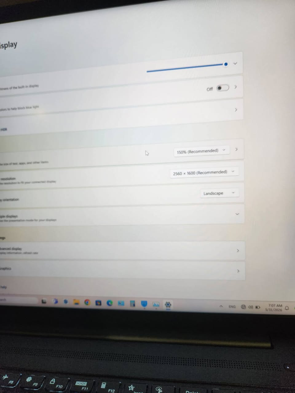 Lenovo IdeaPad 5i Pro

• المعالج: Intel Core i7-11370H (الجيل 11 - فئة H عالية الأداء)
• الذاكرة العشوائية: 16GB DDR4 بتردد 3200MHz
• التخزين: 1TB NVMe SSD (Samsung)
• كرت الشاشة: NVIDIA GeForce MX450 سعة 2GB
• الكرت المدمج: Intel Iris Xe Graphics
• الشاشة: 16 انج بدقة 2K (2560×1600) وتردد 120 هرتز

السعر 735الف دينار عراقي شامل كلشي
*********** واتساب

