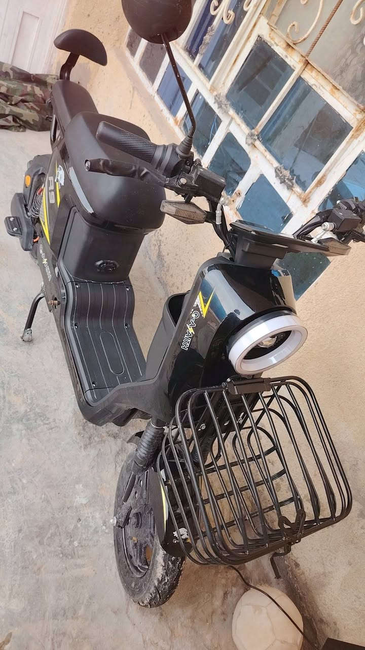 دراجه شحن R9 الحجم الكبير صار اسبوع من اشتريتها واخذتها ب٧٠٠الف الله شاهد وهسه اريد ابيعها ب٥٥٠ الف الي حاب يشتري هذا رقمي*********** مكاني كربلاء الحسينيه
