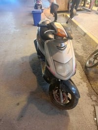 هاي دراجه سكنس نثيه للبيع الدراجه كامله يراد بس تجفيت متشتغل يعني ابيع...