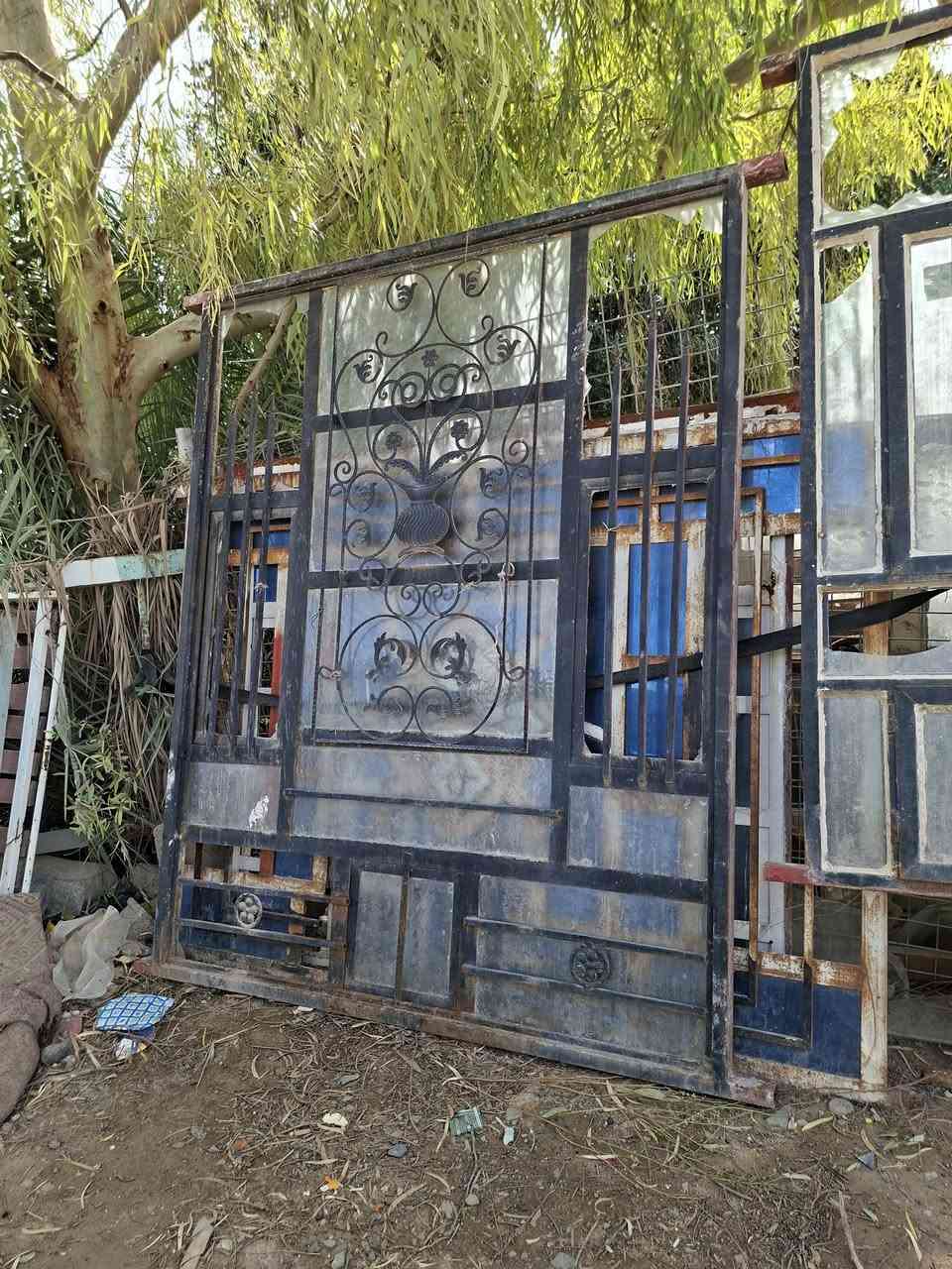 يوجد شبابيك تفصال قديم نظيف مع بوب خشب وشيلمان بلجيكي النهروان شارع الشمري سكلة ابوحسن تلفون ***********
***********
