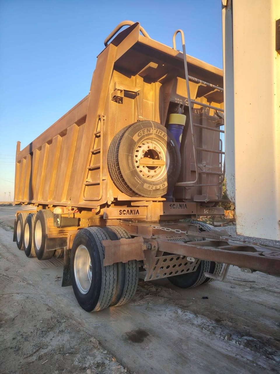 للبيع موديل 11 مقطوره موديل 25 حدادة ضياء 
مكفوله كفاله عامه ***********
