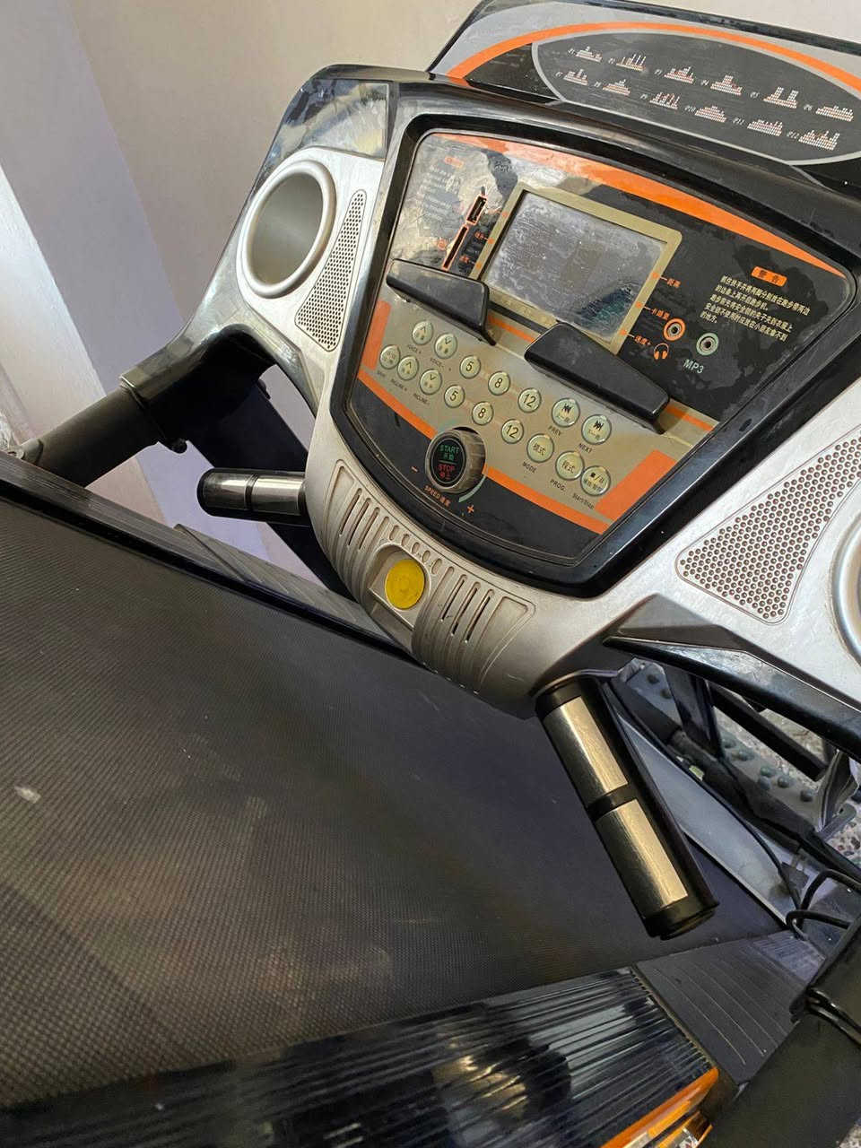 مرحبا عندي هذا جهاز رياضي نظيف ويشتغل للبيع وبسعر ٢٧٥ وبي مجال مكاني بغداد صليخ ***********
