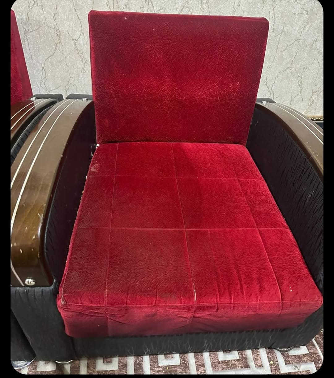 السلام عليكم
تخم قنفات ١٠ مقاعد للبيع متضرر القماش فقط ب ٧٥
للاستفسار الاتصال على الرقم ***********بغداد الجديده
