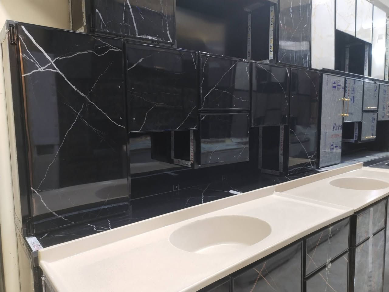 اللهم صل على محمد وال محمد تم وصول حاويَة ثانيه جميع أثاث المنزلي الجديد والمستخدم متوفر في مجمع أم البنين ع العنوان واسط نعمانيه شارع جعفر الطيار مقابل معرض أبو نور للسيراميك اي استفسار مراسلة الصفحة او الاتصال على *********** /***********
