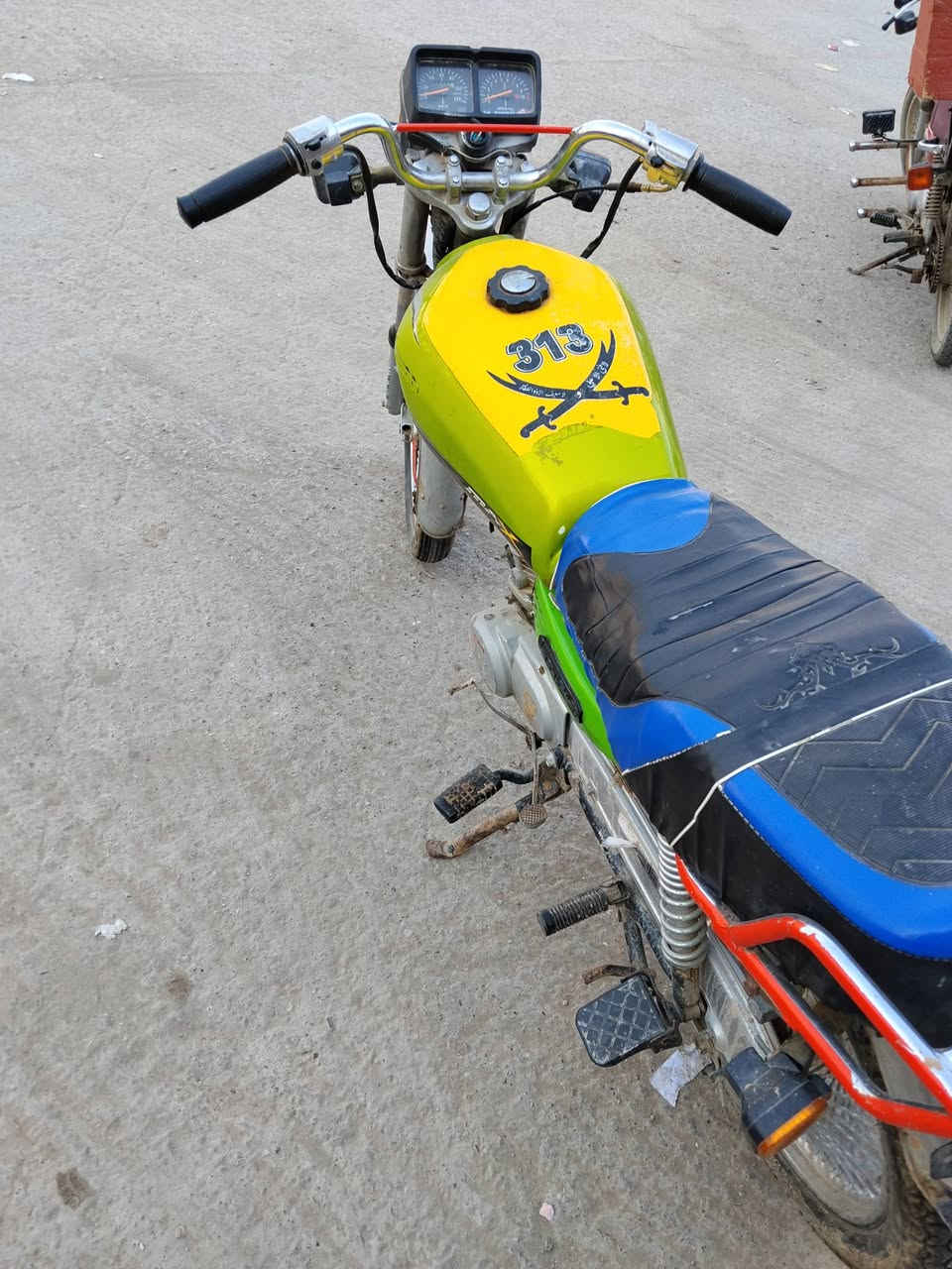 دراجه 2021 للبيع أوراق نضافه واسط كلشي شغال بيها السعر 350 بيها مجال العنوان العزيزيه التصال ***********
