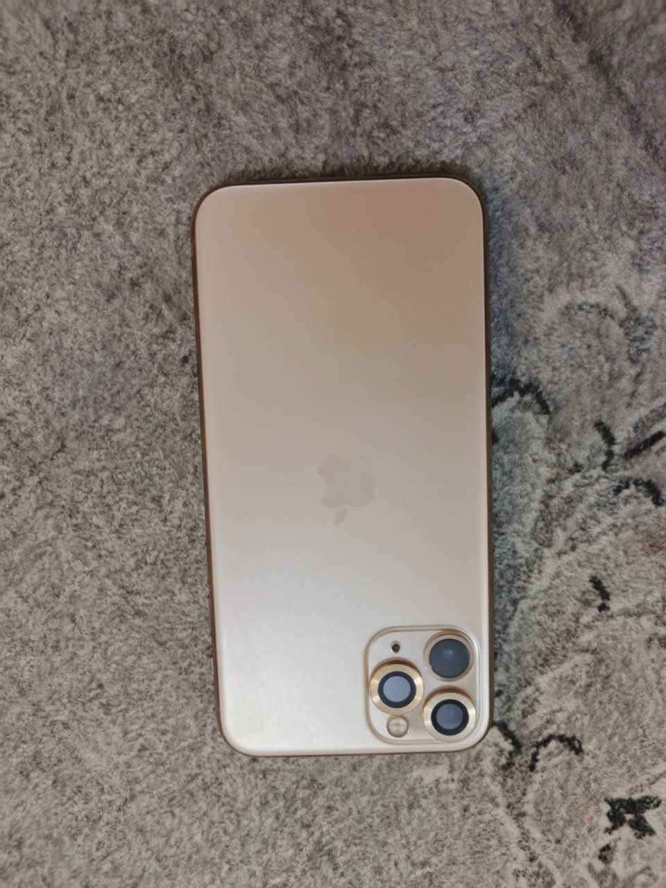 سلام عليكم أيفون 11برو ذكرة 512 جهاز وتر ***********
