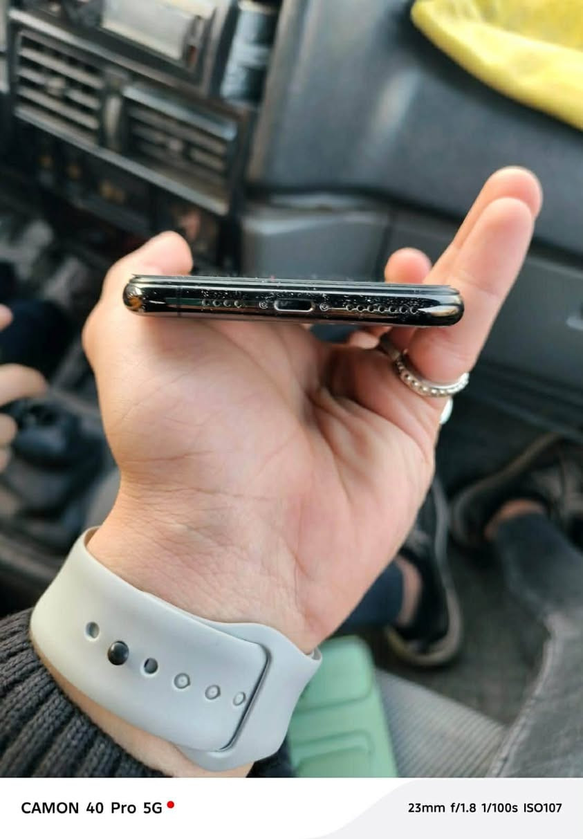 ايفون 11 برو ماكس
ذاكره 256 
بطاريه 100 مبدلة 
شاشة هم مبدلة نوعيه جيده بصمة الوجه متوقفة 
ظهر مكسور 
175 الف 
***********
