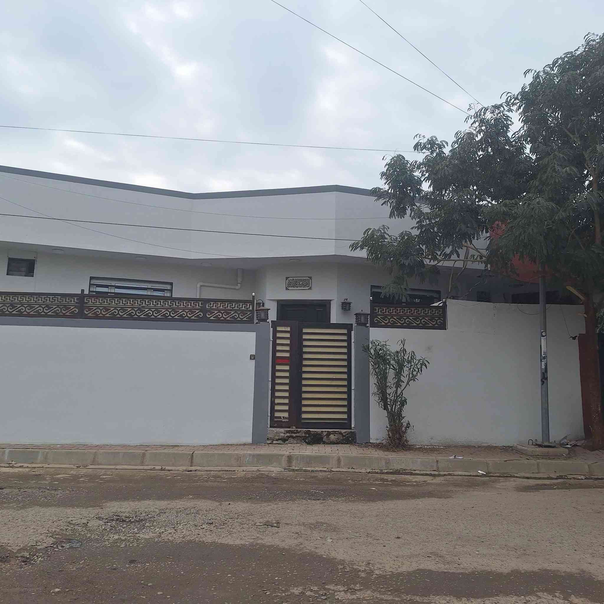 دار ركن واجهتين للبيع مساحة٣٦٠م
موقع / حي الخضراء / خلف مدرسة الشهيد الحكيم
طابق واحد درج خارجي مرقمه في البلدية
للاستفسار الاتصال على هذا الرقم
***********
