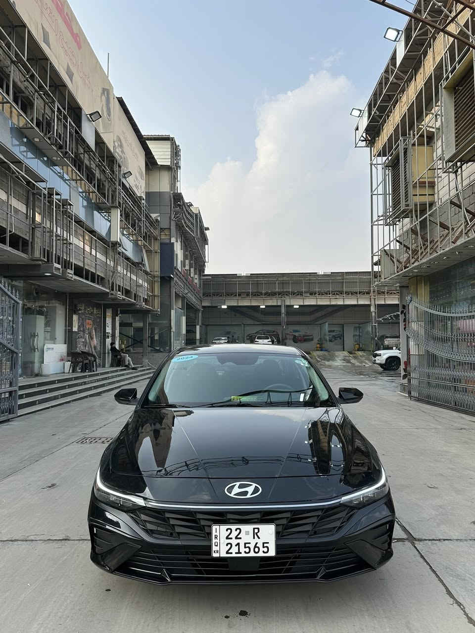 هونداي النترا  
مديل 2024 وارد امريكي رقم أربيل وكاله او تحويل .
ضرر السياره بنيد فقط صبغ  .
سياره فول مواصفات للأخير عدا الفتحه شاشه دجتل تشغيل عن بعد رادارات امامي خلفي حساسات نقط عميه تدفئه كشنات  السياره جاهزه من كلشي  ما بيها نقص مكينه كير كله بالشرط  محرك 2000 دوش .
   لون اسود   نضيفة السياره وجاهزه .
سعر السياره 165$ وبيها مجال 
     عنوان البصرة الجنينة 
رقم تلفون ***********
