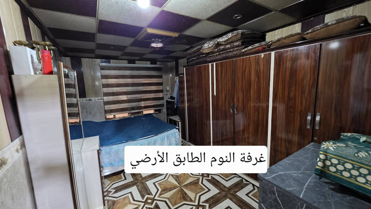 بيت للبيع حي التحرير الفرع عالشارع العام 
٢٠٠ متر الواجهة ١٠ متر بناء درجة أولى 
٥ غرف مع غرفتين سويت كامل 
لمعرفة السعر التواصل 
***********
شرط التحويل باسمك
