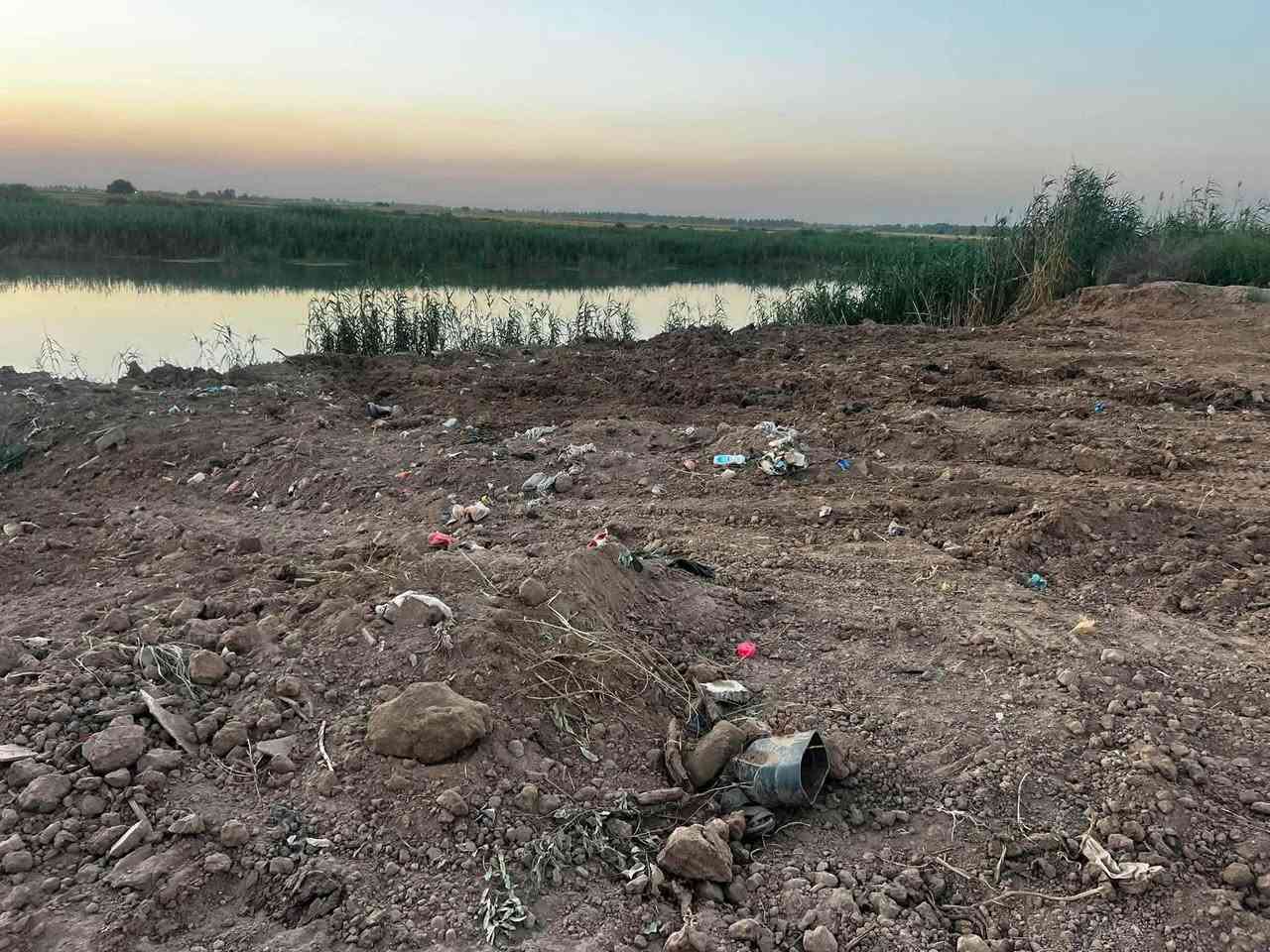 سلام عليكم البيع أرض زراعيه طابو تحولي طابو العزيز يه  شاطيه دونم واحد واسط العزيزيه منطقة دير الوسط تصل دلل #***********#***********
