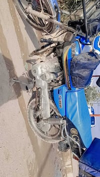 سيفان موديل ٢٣ جديد ما متعوب كامل مكمل شلعه ومعدل ورزانه كهربائيات كله...