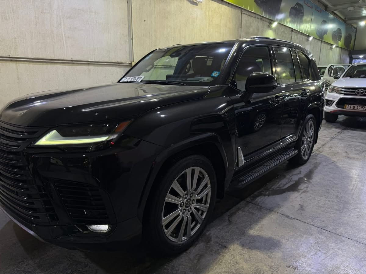 السلام عليكم 
لكزس VIP 2023 وكالة SAS
ماشية 29 الف كيلو متر 
مكفولة السيارة كفالة عامة ماعدى رصعه صغيره وبالجاملغ الخلفي ومطلعيها pdr 
السيارة مغلفة ppf
سعرها :108.500 الف دولار (10شدات و85ورقة) وبيها مجال 
للاستفسار:***********
مكانها:معارض النهضة شركة اللامي
