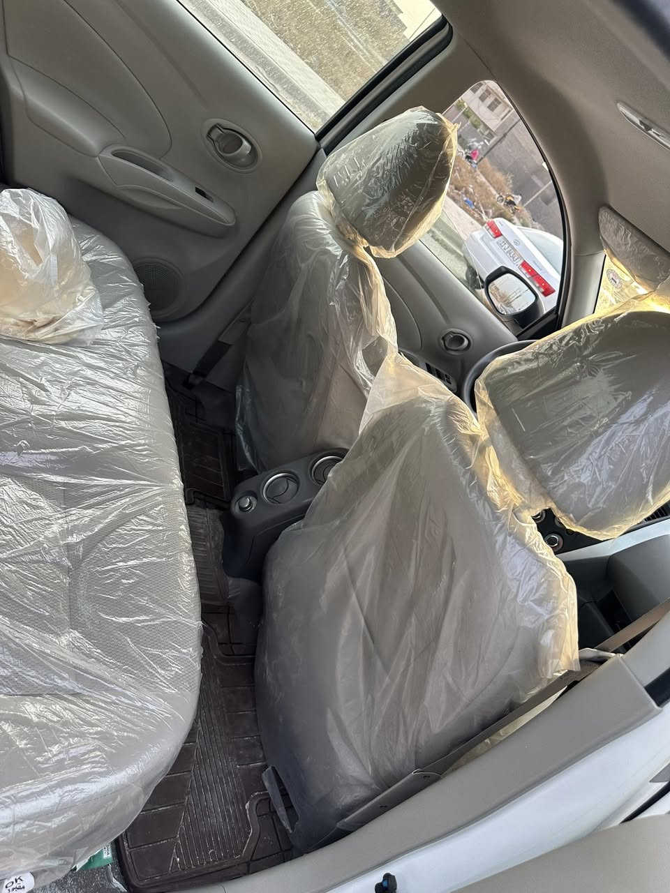 السلام عليكم للبيع نيسان سني ٢٠٢٥
كفالة عامه بليته زركه 
بعده زيره ماشيه ست الف 
تبريد قطعتين 
السعر ١٢٧
مكان السيآره بآبل لاسكندريه
لاستفسار اتصل ***********
