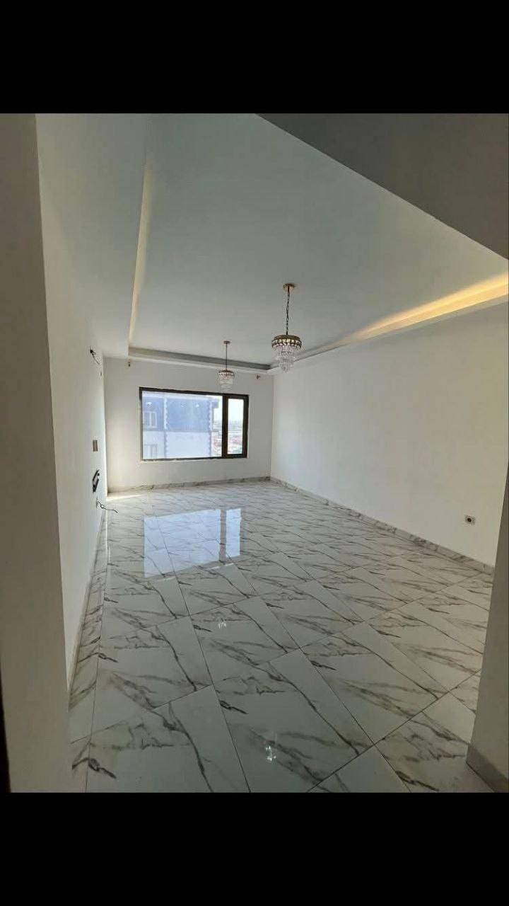 للبيع في مجمع المحبة
شقة سكنية للبيع في مجمع المحبة السكني 

مساحة 125 متر 

تحتوي على 3 غرف نوم 

ومطبخ معزول 

وصالة كبيرة

وخدمات عدد 2

ومخزن 

علما الشقة بيهة وارد شهري 900 ألف

سعر البيع جوة السوك بسعر جداً مناسب 🔥🔥

للأستفسار *********** 
متوفر واتساب
