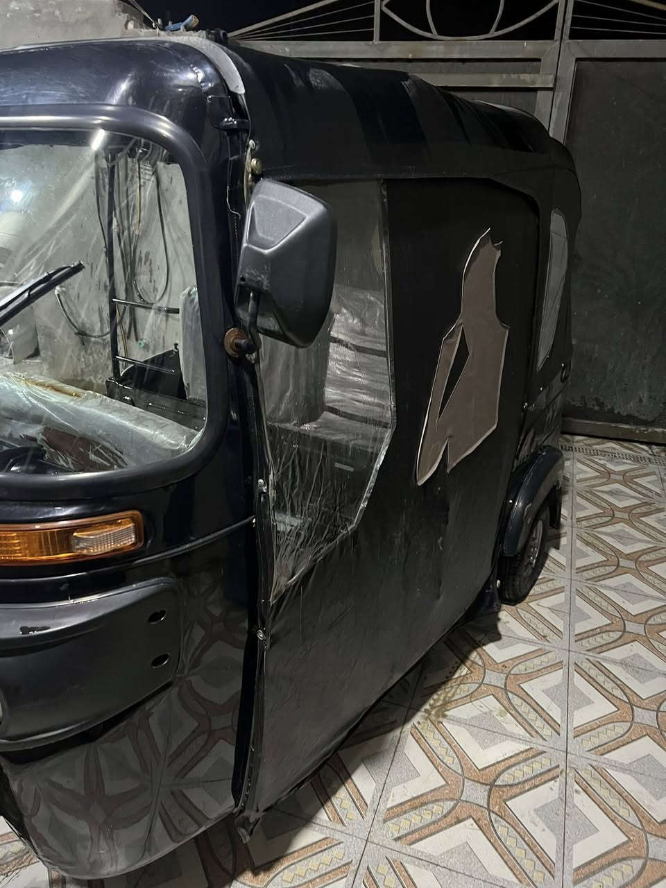 السلام عليكم 
تكتك للبيع موديل ٢٢رقم وسنويه باسمي 
السعر ٧٥٠٠
المكان بابل قضاء القاسم 
***********
