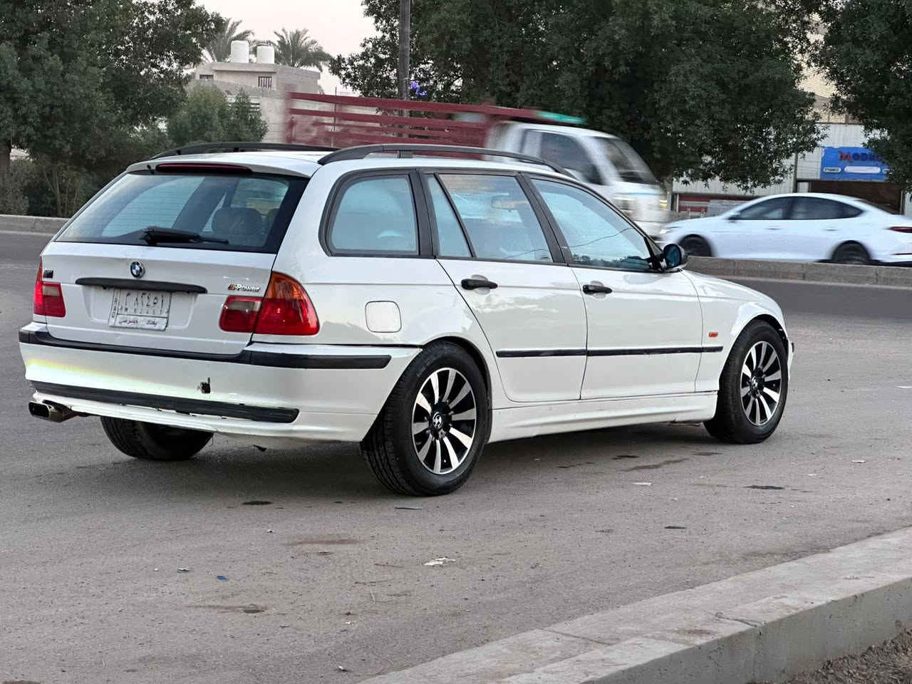 يا لله سلام عليكم اخوتي BMWe46  2001
مكينه لوك جديده ٢٨ مسكر
كير لووك جديد 
 سياره مكفوله عاااام بيه ربع بنيد فقط 
صدر امامي جديد 
شاشه كامره 
حساسات 
اضاءة داخليه تغير لون ع تليفون 
سنويه جديده هزه جديد رقم انكليزي مستلم وصل 
شرط تحويل تستلم رقم انكليزي سياره تخبل والله ترايك وين متريد السعر 60 ومجال قليل يرحم والديكم لاتكسرون بل سعر سعره حلو 
خلي تعليق حلو والشراي يشلع عيني وياخذه تحياتي الكم 
***********
